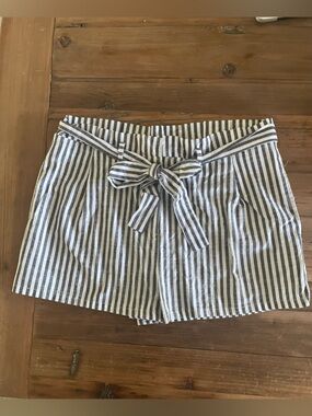 Striped Tie-Waist Linen Shorts - Navy and White
